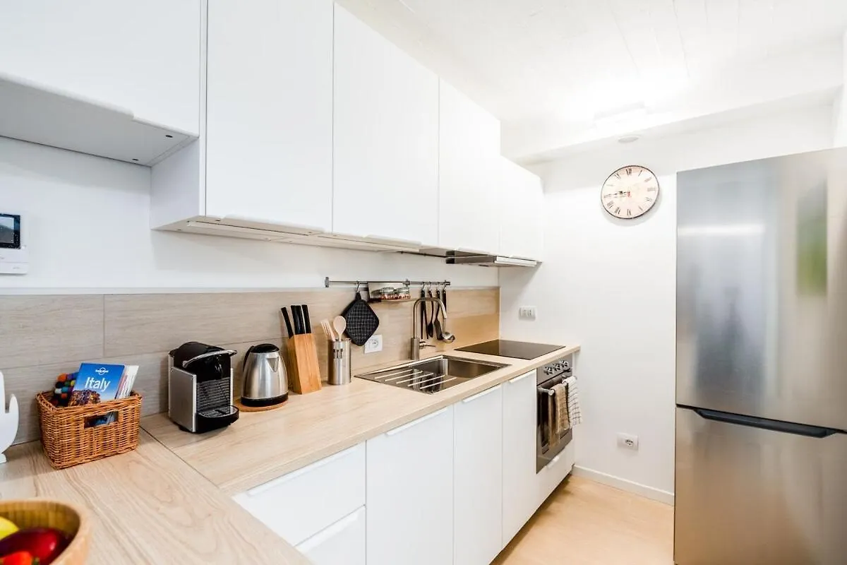 Luminoso Loft - M5 Cagranda - Free Wi -Fi Apartment Milan